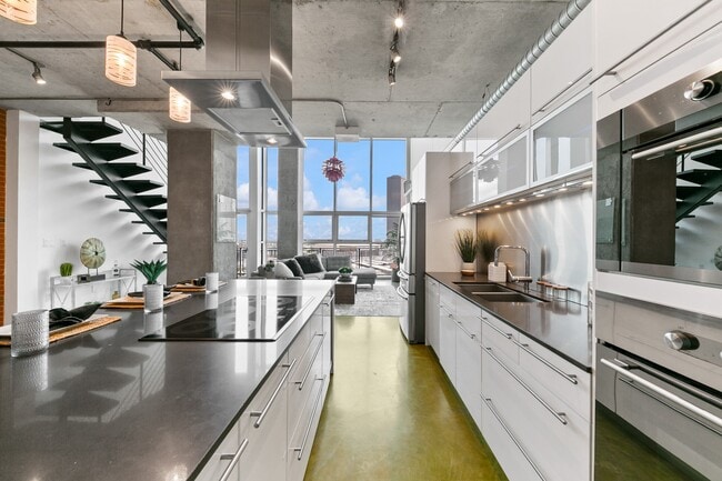 Photo - 2000 Bagby St Unit 13420