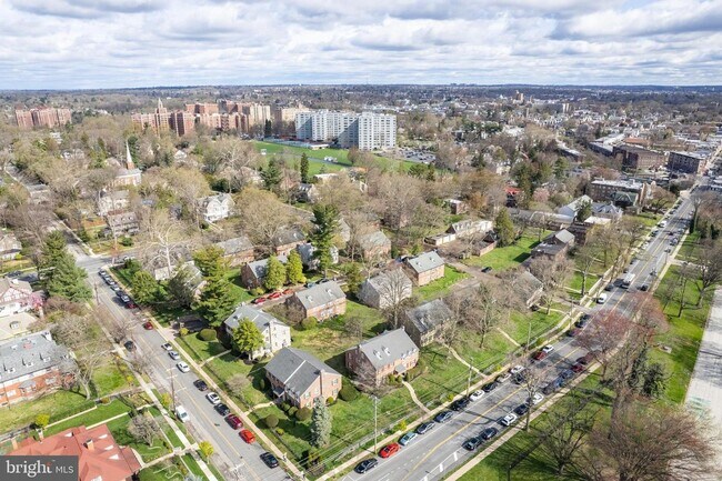 2824 Midvale Ave Unit M-2824B