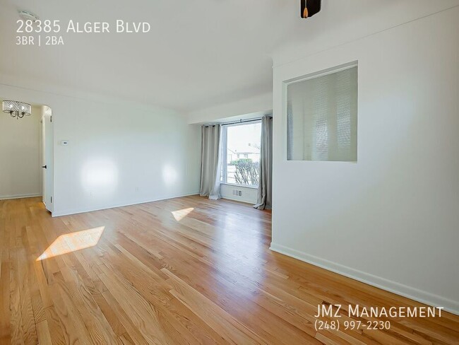 Photo - 28385 Alger St