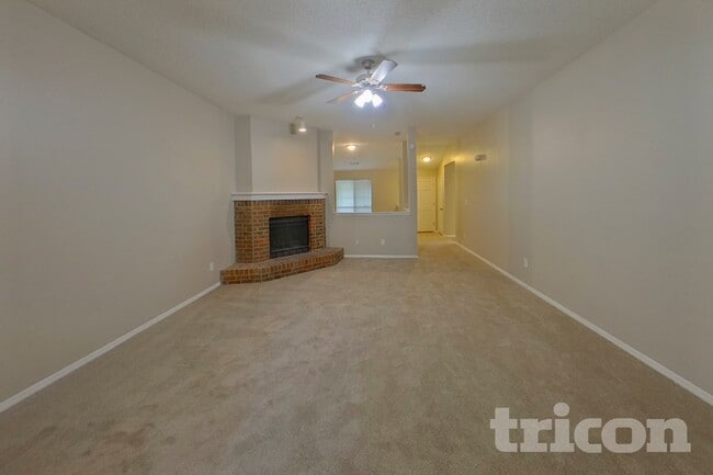 2805 Trotters Pointe Dr