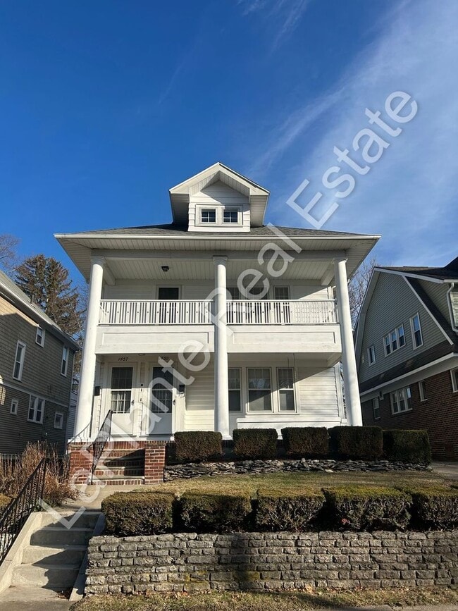 Building Photo - 1439 Vassar Dr Unit Lower