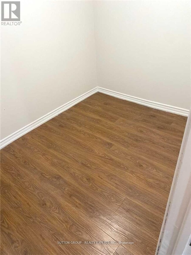 Photo - 92 Silverstone Dr