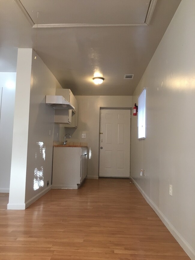 Photo - 990 Lawton St SW Unidad A