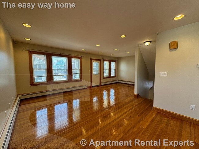 Building Photo - 14 Melville Rd Unit #2