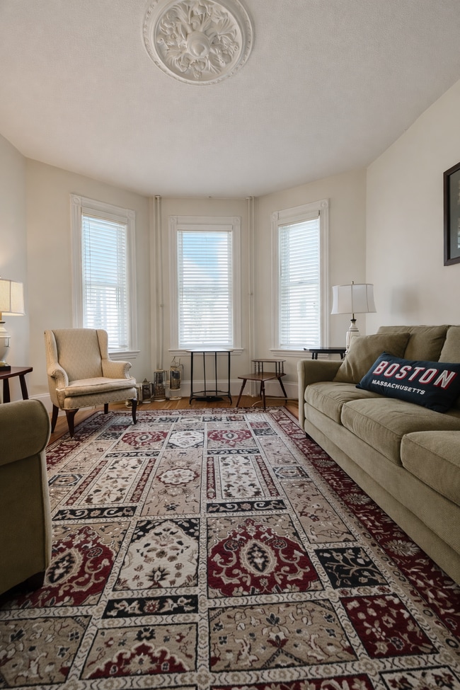 Building Photo - 68 Hillside St Unit 1