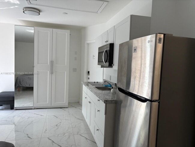 Building Photo - 2347 NW 107th Ave Unit B