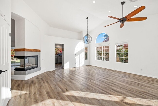 Building Photo - 44260 Villeta Dr