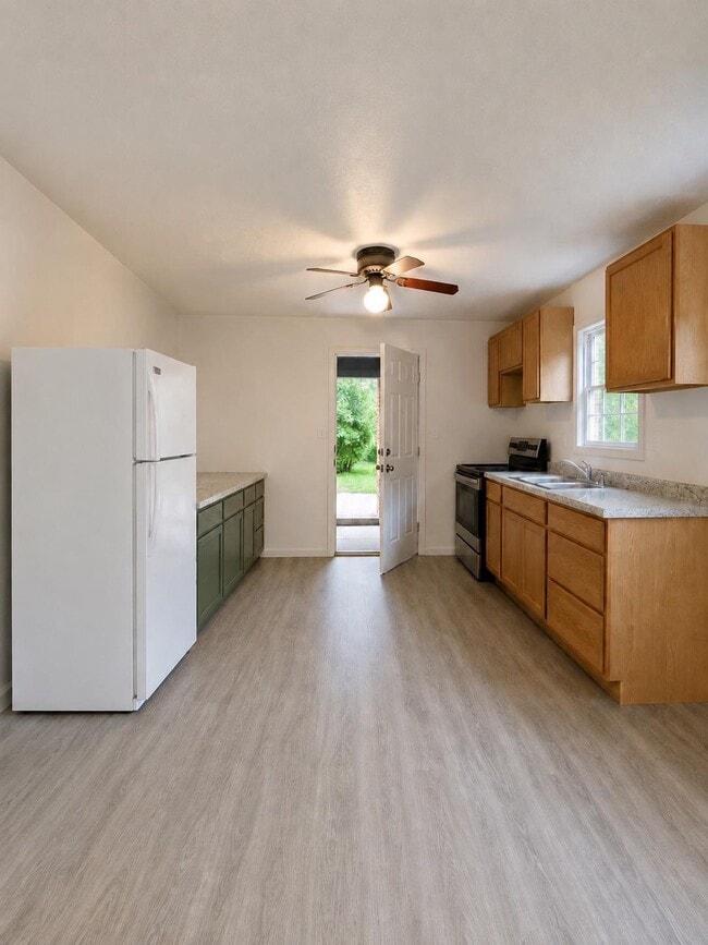 Photo - 103 Southwood Dr