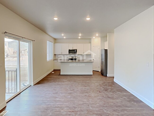 Photo - 2431 E Frontier St