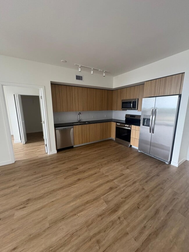 Building Photo - 981 E 27th St Unit A1 Rental
