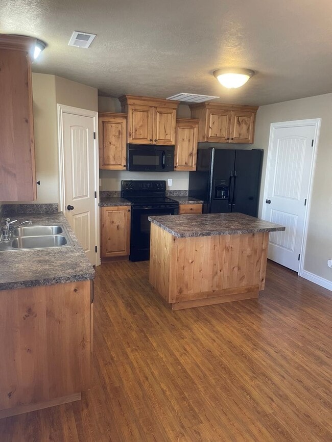 Photo - Beautiful 3 Bed, 1.5 Bath Townhome for Rent in The Meadows – Rexburg, ID