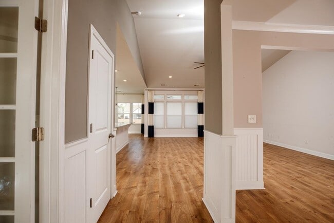 Photo - 1208 Ficus Dr