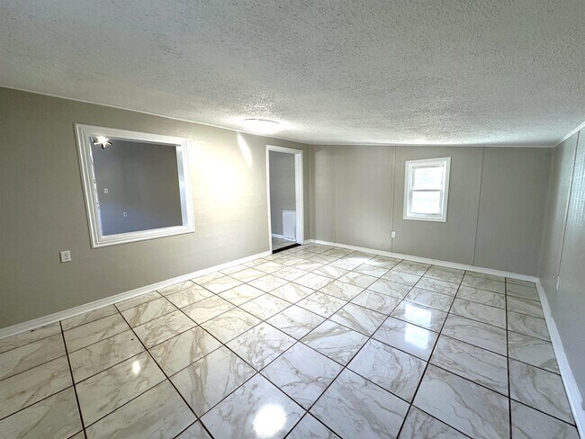 Photo - 2917 Mission Rd