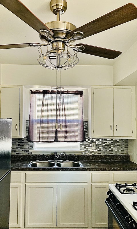 Photo - 1539 McLaran Ave Unit 1E