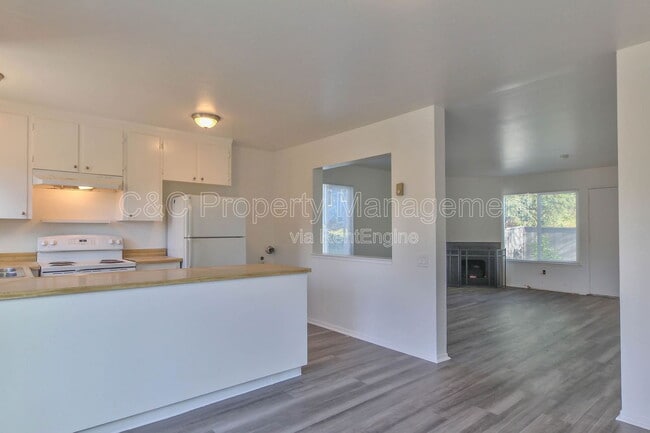 Photo - 130 Miles Ln Unit B