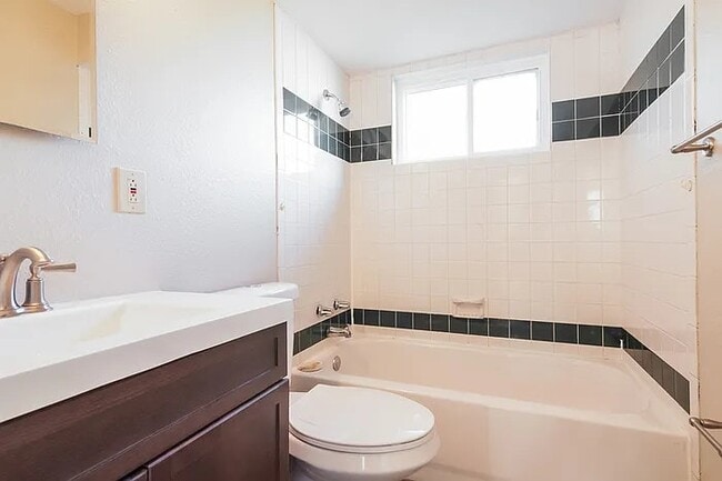 Photo - 2285 Pheasant Dr