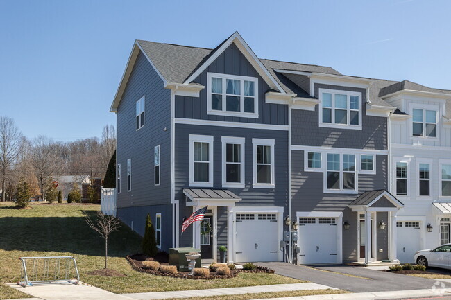 Building Photo - Resort-Style Community with Premium Amenities Rental