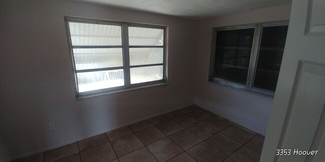 Photo - 2333 Roselawn Dr