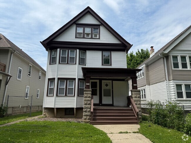Building Photo - 2757-2759 N 36th St Unit 2757 N 36th St Rental