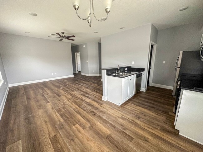 Photo - 106-102 Vitava Dr