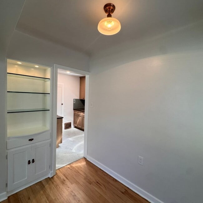 Photo - 1290 Gordon Ave