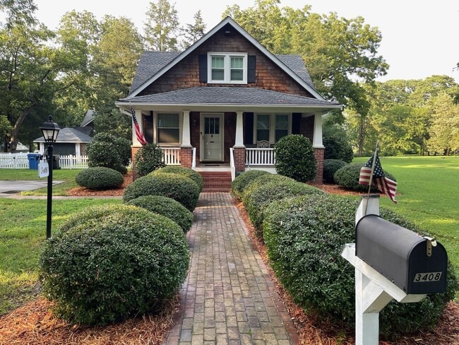 Building Photo - OAKLETTE