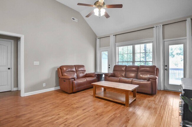 Photo - Pet Friendly Three Bedroom with Bonus!