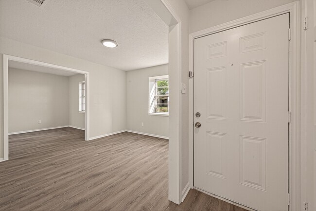 Photo - 5423 Grace Point Ln