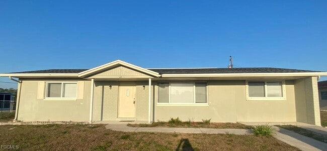 Building Photo - 315 Rushmore Ave N Rental