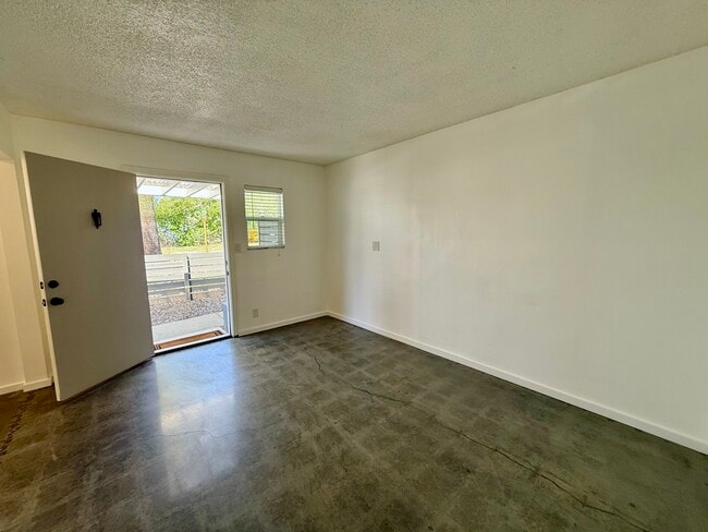 Living room - 212 E 8th St Unit B