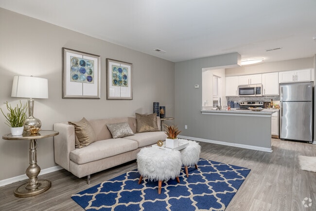 1BR, 1BA - 787SF - Wisteria - Living Room