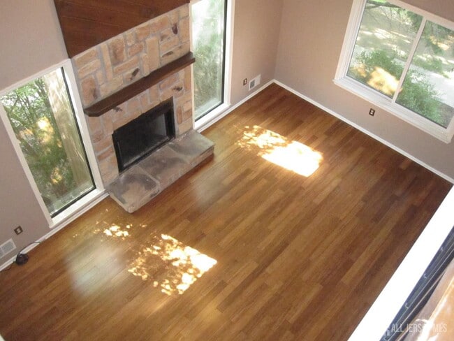 Photo - 202 Goldmine Ln Townhome