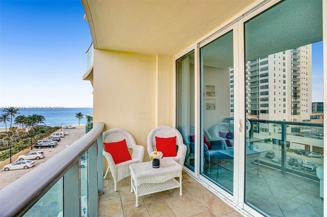 Building Photo - 2501 S Ocean Dr Unit 538 (Available March 31)