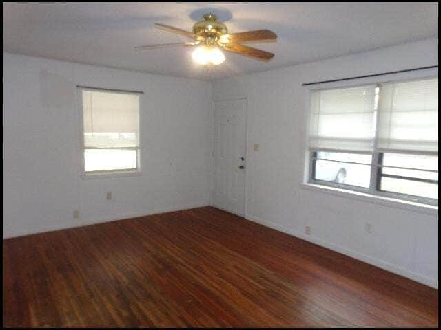 Photo - 107 S Holly St