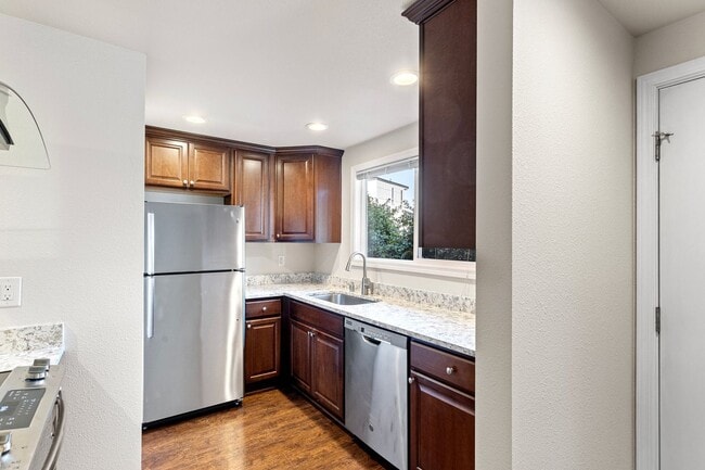 Bayshore Vista Apartments