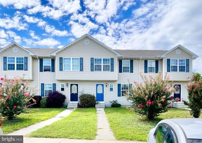 Photo - 57 Bay Hill Ln Townhome