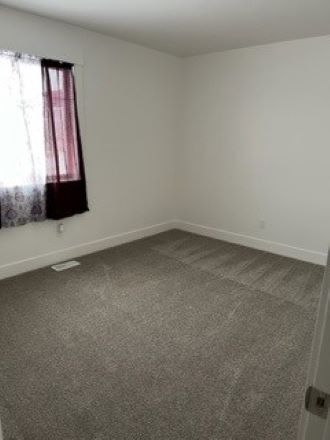 Photo - 3689 Bate St