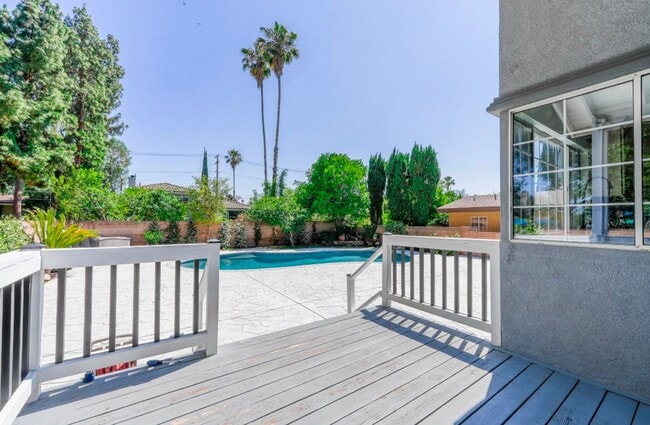 Photo - 20212 Valerio St