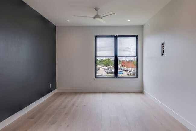 Photo - The Lincoln #207 Unit #207