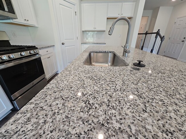 Photo - Like New End-Unit townhome in Monroe!