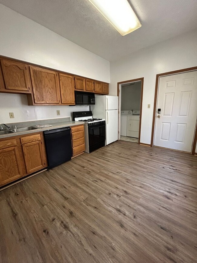 Photo - 638 N 8th St Unidad #1