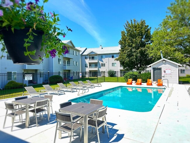 Willowbrook Pool