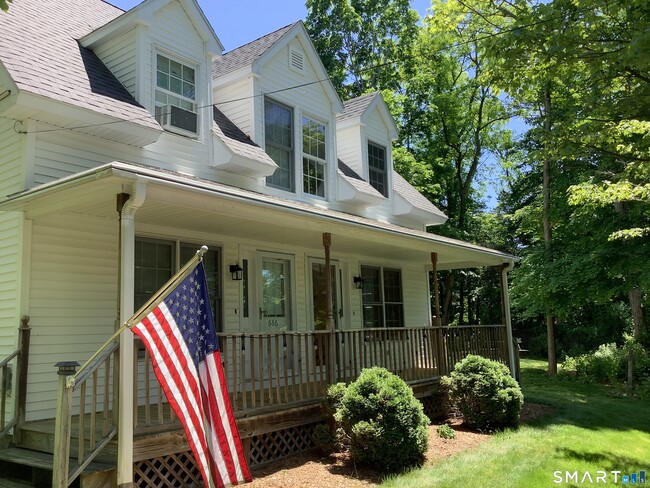 Building Photo - 668 Huckleberry Hill Rd