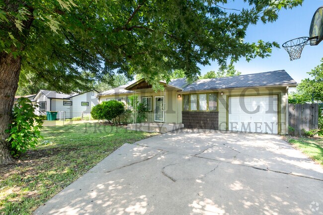 Building Photo - 749 N Westridge Dr Rental