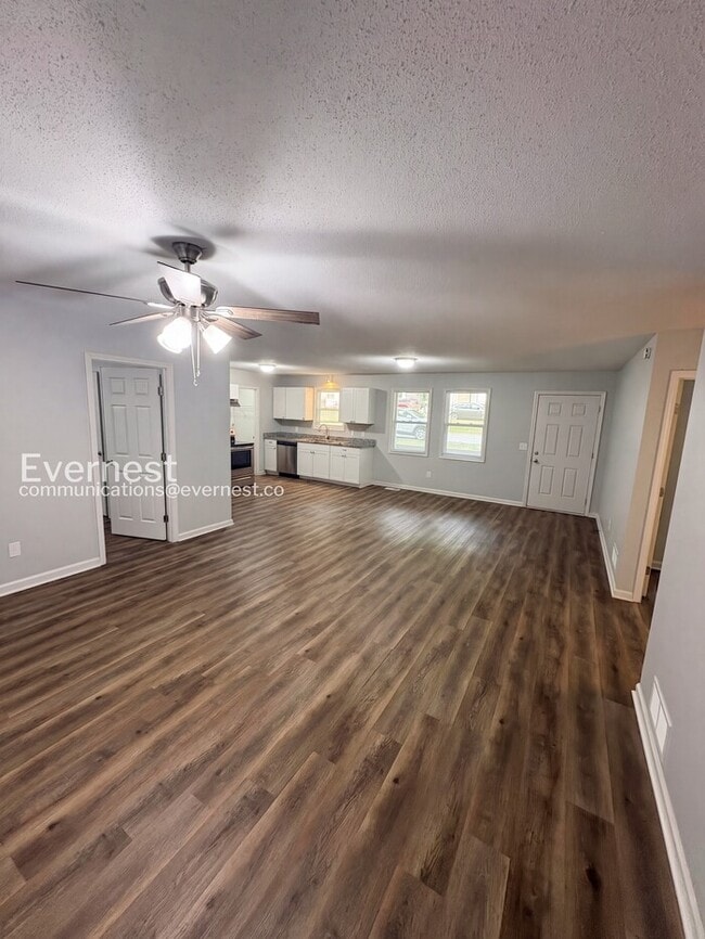 Photo - 711 W Creek Cir