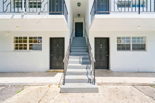 Building Photo - 219 NW 10th Ave Unit APT #4