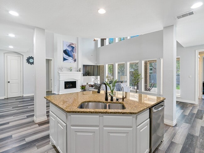 Photo - 27703 Lodgemist Ct