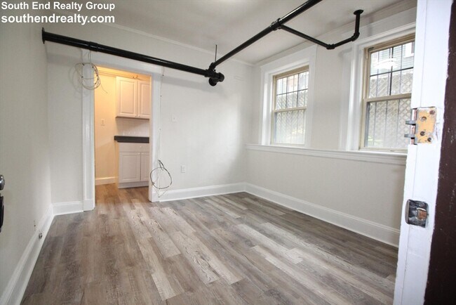Building Photo - 3 Crawford St Unit 3-B Rental