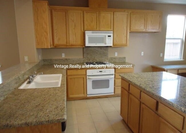 Photo - Available Now! Nice Single Story 4 Bedroom Home!!!