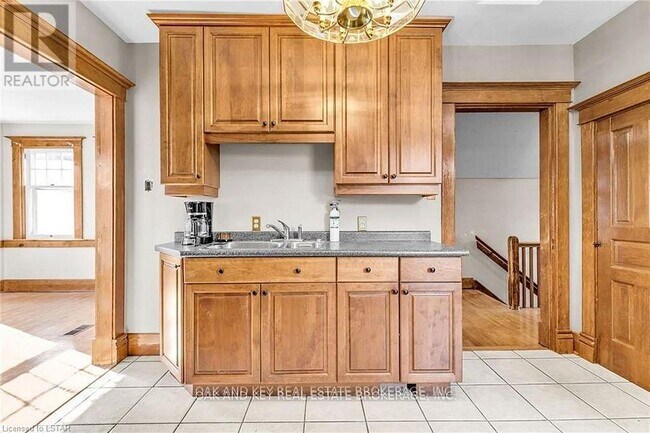 Photo - 23 Carfrae St Unit Upper